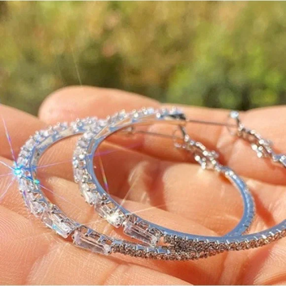 Fashion Silvery Crystal Zircon Big Hoop Earrings - Picture 3 of 3